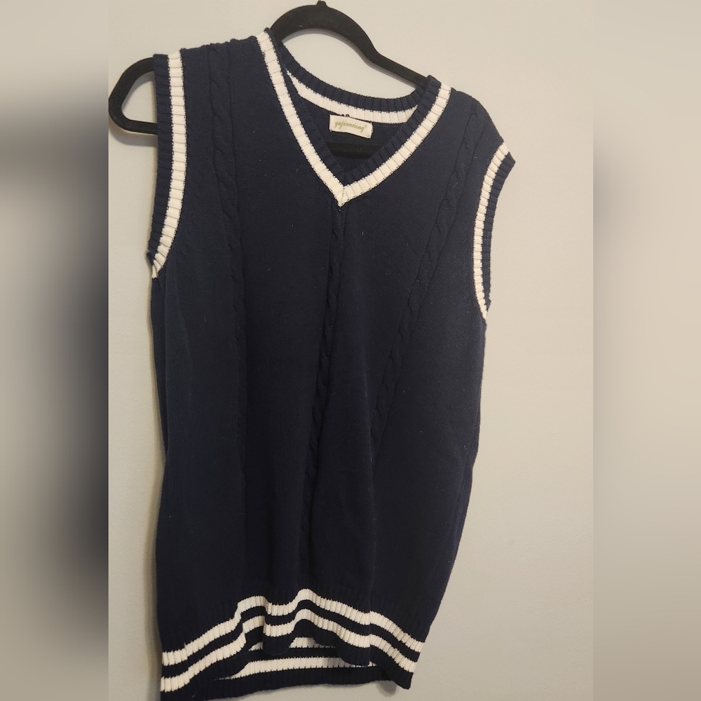 Navy V-Neck Pullover, XL